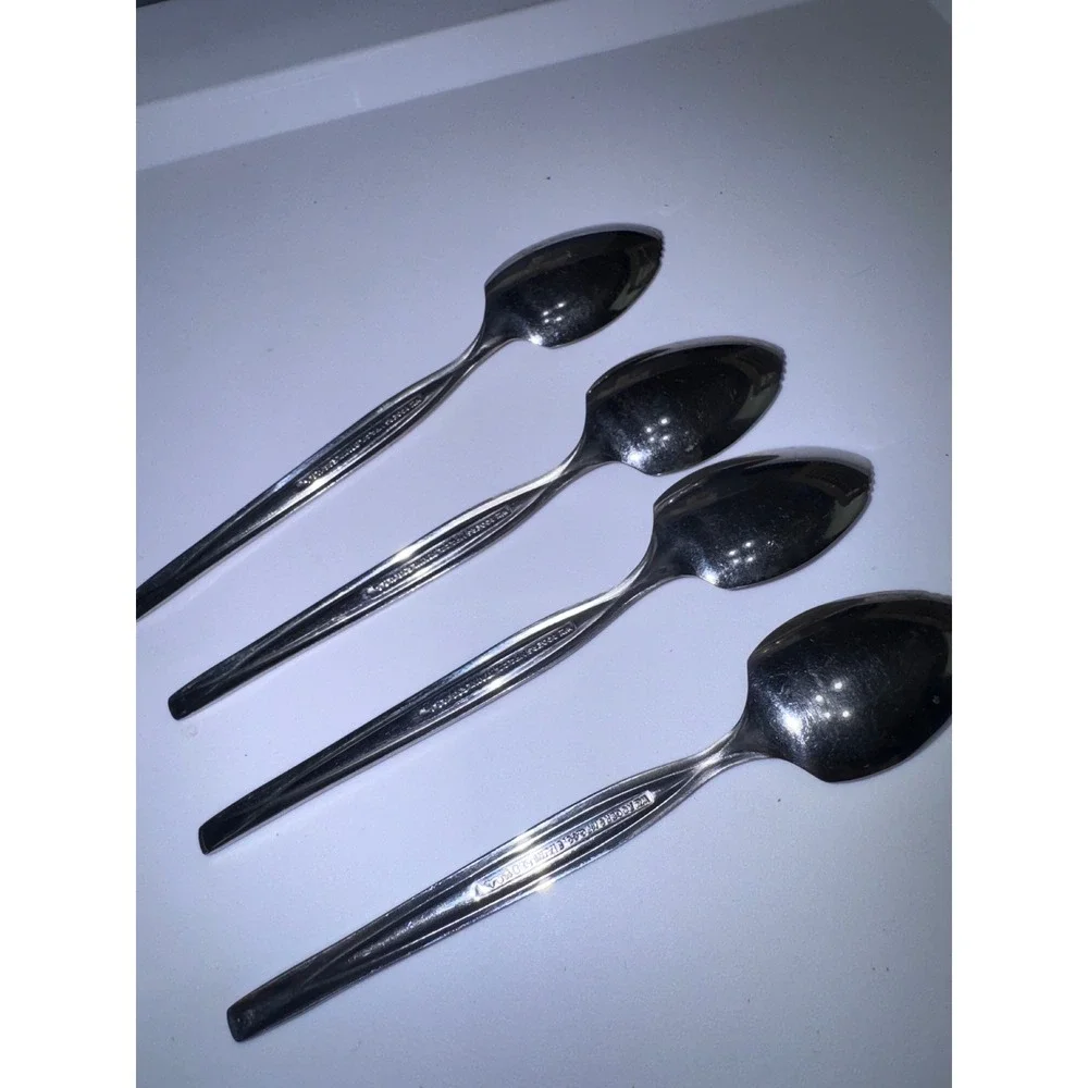 Vintage Wm Rogers Mfg Co Stainless USA Grapefruit Spoons Serrated Set of 4 6in